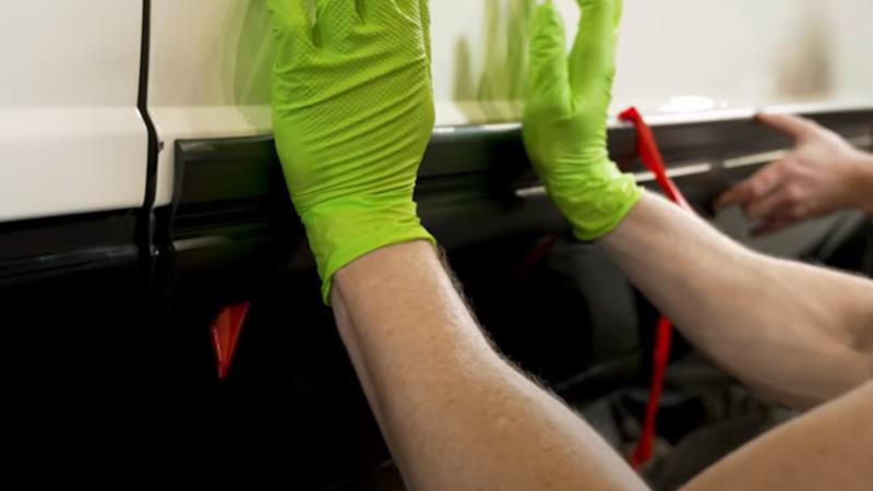 1979-1984-fox-body-mustang-body-side-molding-pin-stripe-removal-install_c6d44a61.jpg (800&times;450)