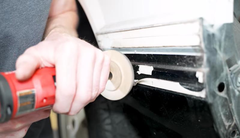 1979-1984-fox-body-mustang-body-side-molding-pin-stripe-removal-install_e1aadaf6.jpg (800&times;460)