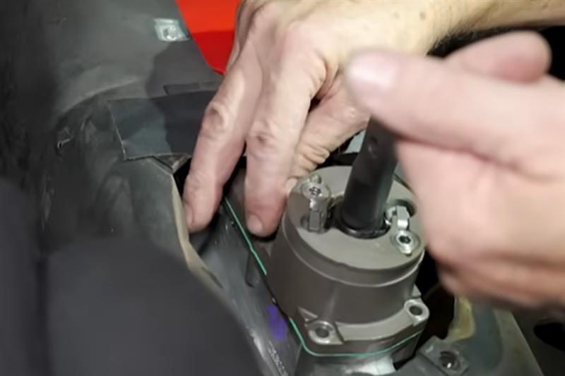 1979-1993-fox-body-mustang-how-to-install-tkx-transmission_3e4221fa.jpg (800&times;533)