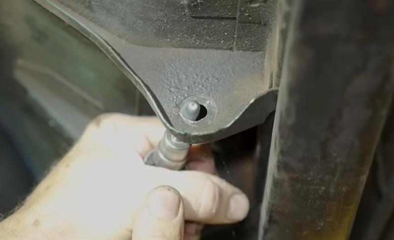 1979-1993-fox-body-mustang-how-to-install-tkx-transmission_e2049e0d.jpg (800&times;489)