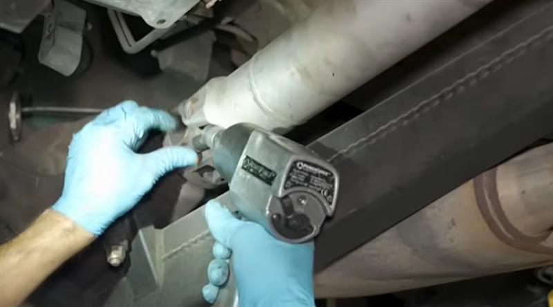 1979-1993-fox-body-mustang-how-to-install-tkx-transmission_f4073121.jpg (800&times;444)
