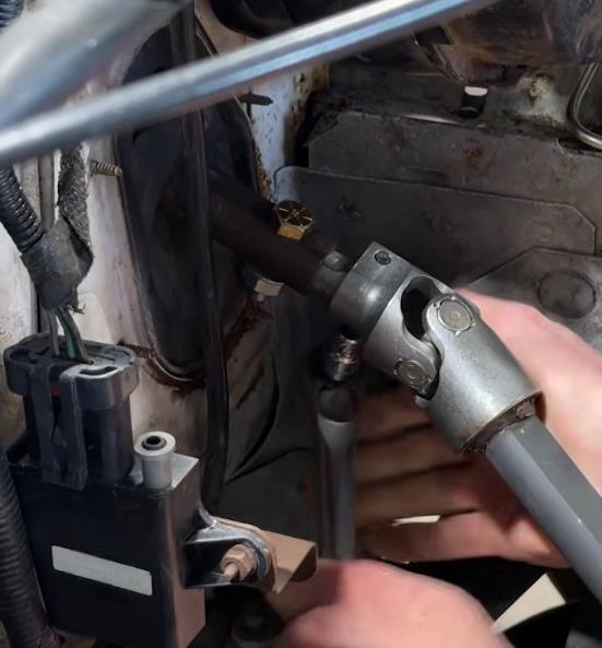 1979-1993-fox-body-mustang-steering-shaft-install-instructions_f89163f3.jpg (551×593)