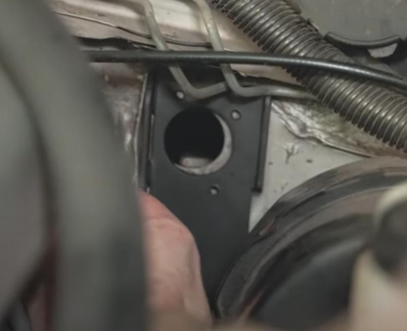 1982-1993-mustang-fox-body-clutch-cable-firewall-reinforcement-install_6666d380.jpg (800×650)
