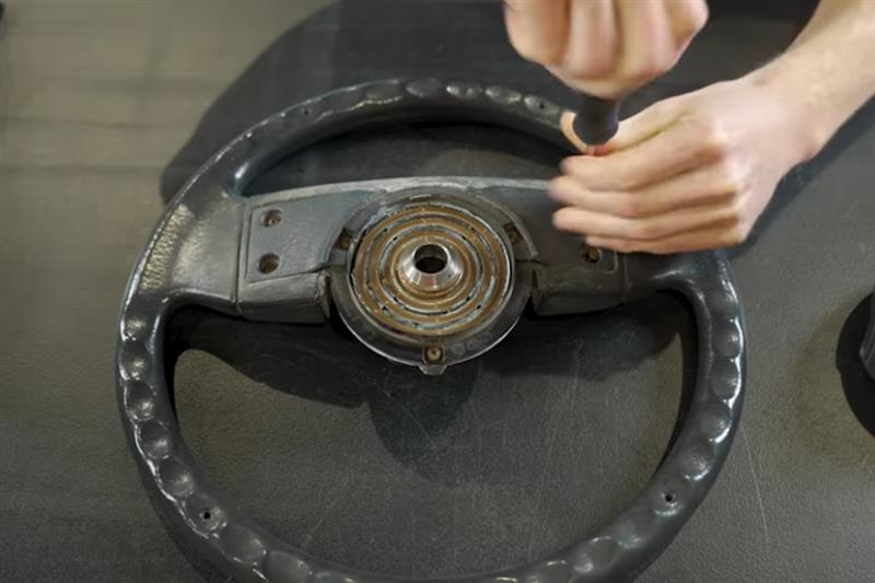 1987-1989-fox-body-mustang-how-to-remove-install-steering-wheel_42fb6087.jpg (800×533)