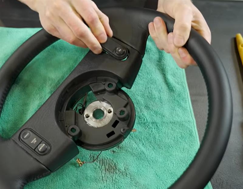 1987-1989-fox-body-mustang-how-to-remove-install-steering-wheel_f15c06dc.jpg (800×622)