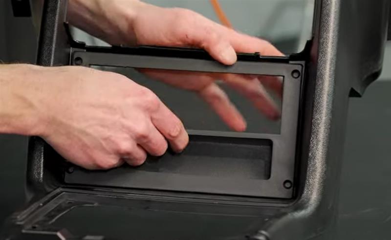 1987-1992-fox-body-mustang-radio-installation_069b9b33.jpg (800×491)