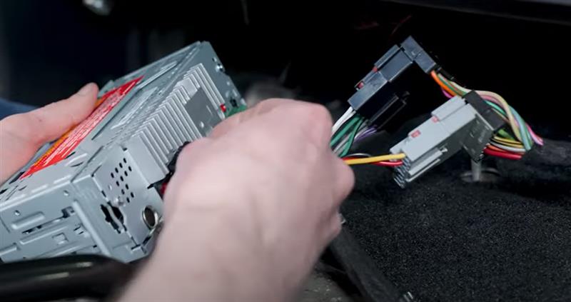 1987-1992-fox-body-mustang-radio-installation_cd6e911b.jpg (800×423)