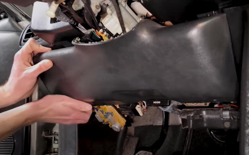 1990-1993-fox-body-mustang-lower-dash-trim-knee-panel-install-how-to_65a153bd.jpg (800×500)