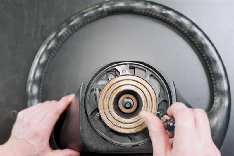 1992-1993-bronco-1993-svt-lightning-steering-wheel-removal-installation_f872b217.jpg (800×533)
