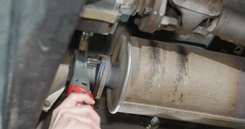 1992-1996-obs-ford-bronco-bassani-midpipe-catback-exhaust-install_1219319d.jpg (800&times;422)