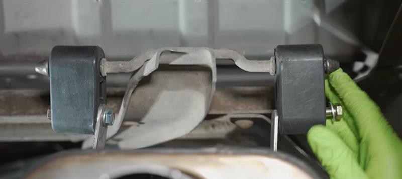 1992-1996-obs-ford-bronco-bassani-midpipe-catback-exhaust-install_2468e671.jpg (800&times;356)