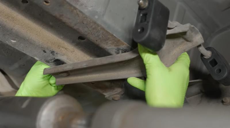1992-1996-obs-ford-bronco-bassani-midpipe-catback-exhaust-install_43db0796.jpg (800&times;444)