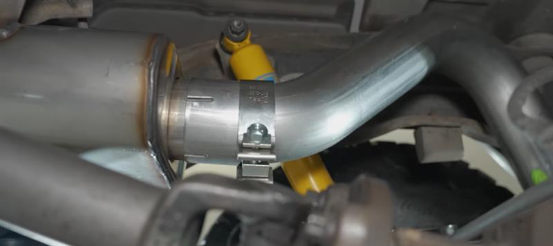 1992-1996-obs-ford-bronco-bassani-midpipe-catback-exhaust-install_5c963761.jpg (800&times;356)