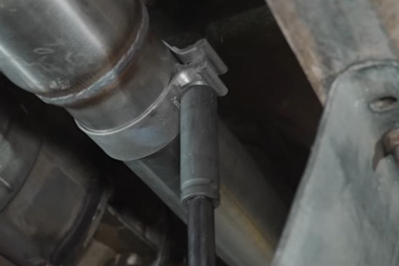 1992-1996-obs-ford-bronco-bassani-midpipe-catback-exhaust-install_80353f47.jpg (800&times;533)