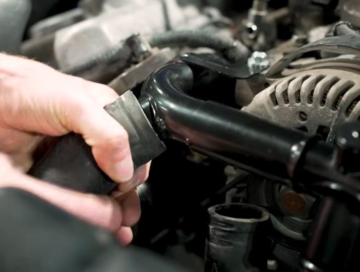 1996-2004-mustang-4v-46-replacement-coolant-crossover-tube-install-instructions_24836ca4.jpg (714&times;540)