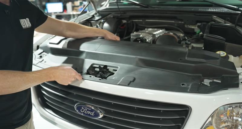 1999-2004-ford-svt-f150-lightning-front-bumper-installation_136a320b.jpg (800&times;426)