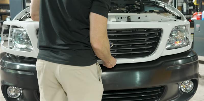 1999-2004-ford-svt-f150-lightning-front-bumper-installation_cf3a70c7.jpg (800&times;396)