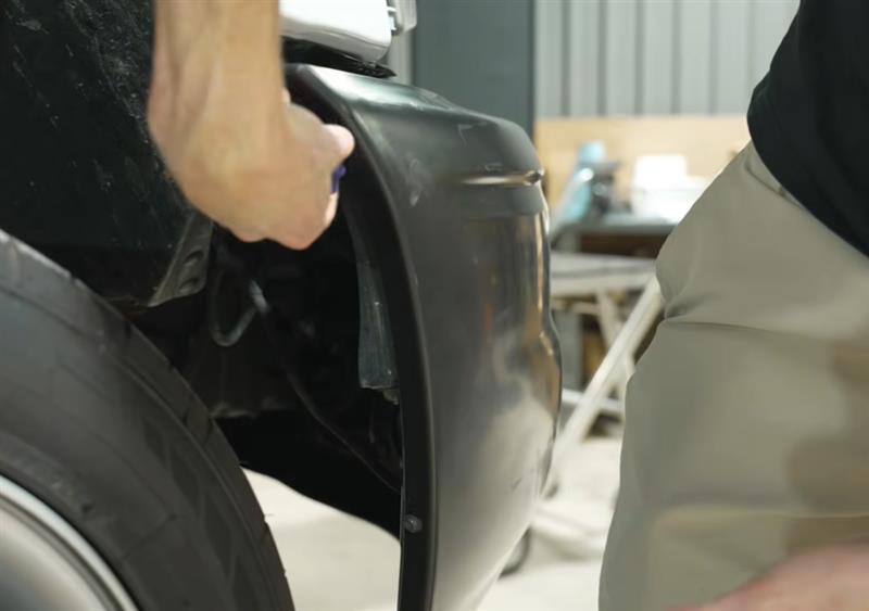 1999-2004-ford-svt-f150-lightning-front-bumper-installation_dd9f3d22.jpg (800&times;563)