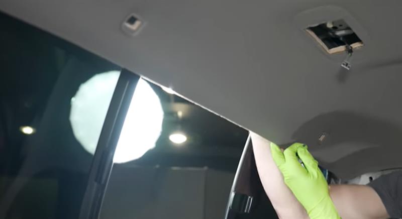 2001-2004-ford-svt-lightning-third-brake-light-installation_771524f1.jpg (800&times;436)