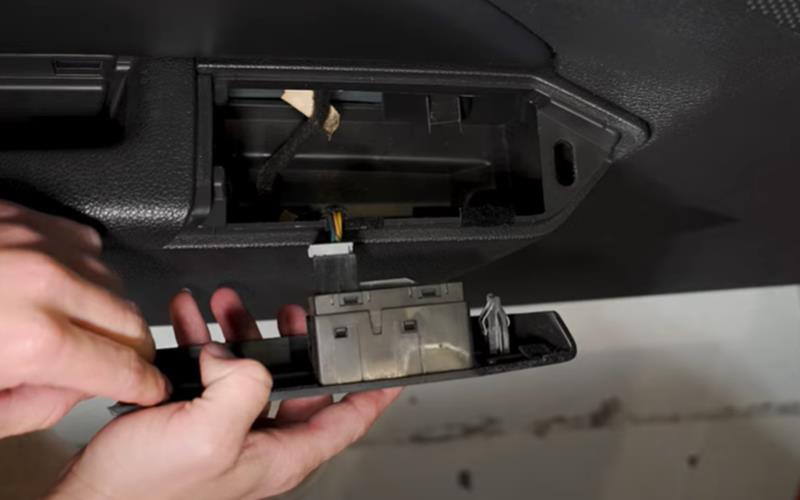 2005-2014-mustang-how-to-remove-door-panel_137df731.jpg (800&times;500)