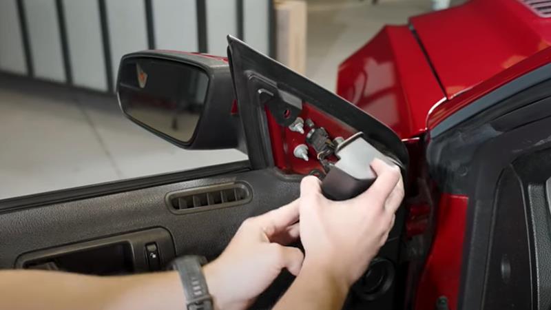 2005-2014-mustang-how-to-remove-door-panel_8cc16032.jpg (800&times;450)
