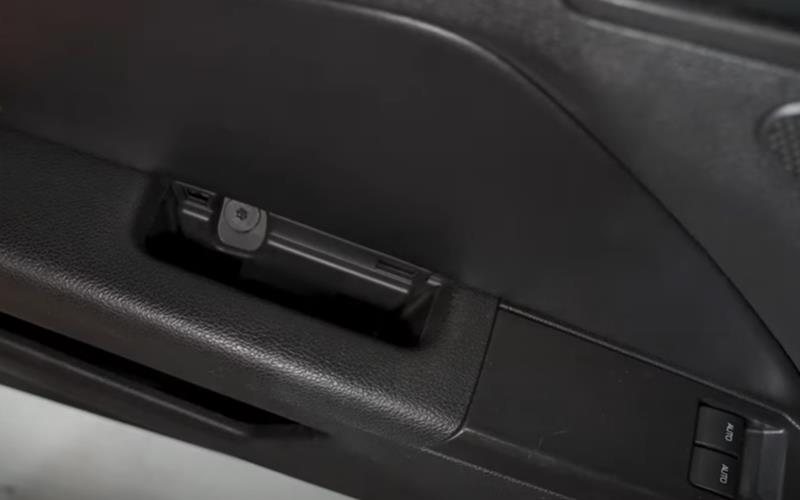 2005-2014-mustang-how-to-remove-door-panel_ccd4b119.jpg (800&times;500)