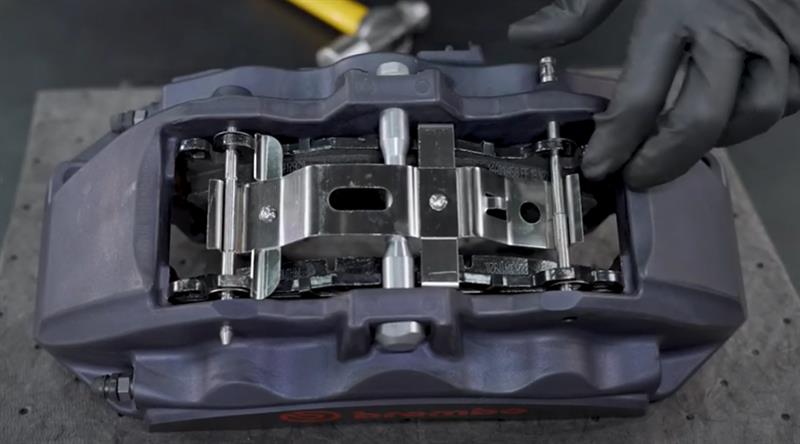 2005-2014-sve-front-brake-upgrade-kit-installation_08fa74fd.jpg (800×444)