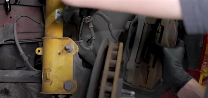 2005-2014-sve-front-brake-upgrade-kit-installation_3d5975a2.jpg (800×378)