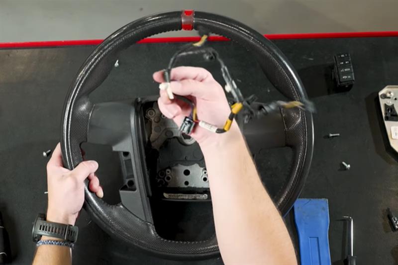 2010-2014-f150-raptor-sve-steering-wheel-install_83a8a129.jpg (800&times;533)