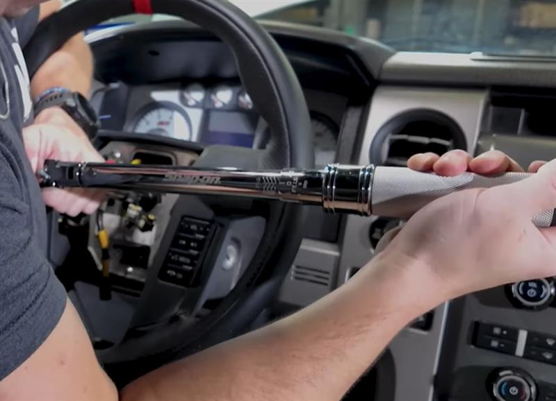 2010-2014-f150-raptor-sve-steering-wheel-install_e2864370.jpg (800&times;578)
