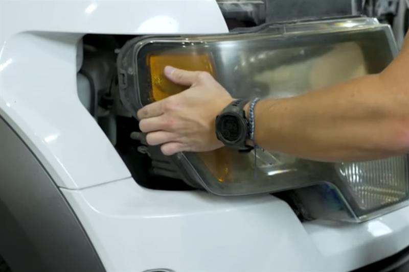 2010-2014-ford-f150-raptor-led-headlight-conversion-kit-install_4d7ece7d.jpg (800×533)