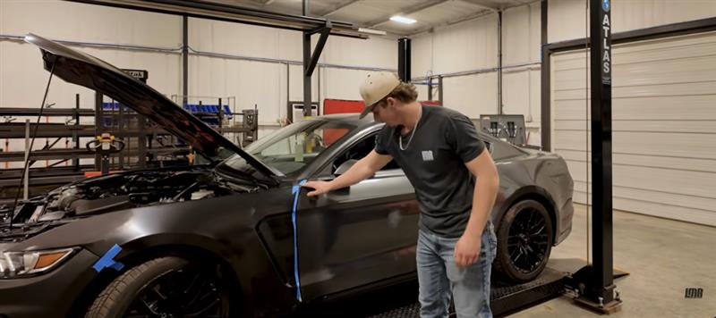 2016-mustang-gt-wrecked-to-road-race-project-car_b5869a04.jpg (800×356)
