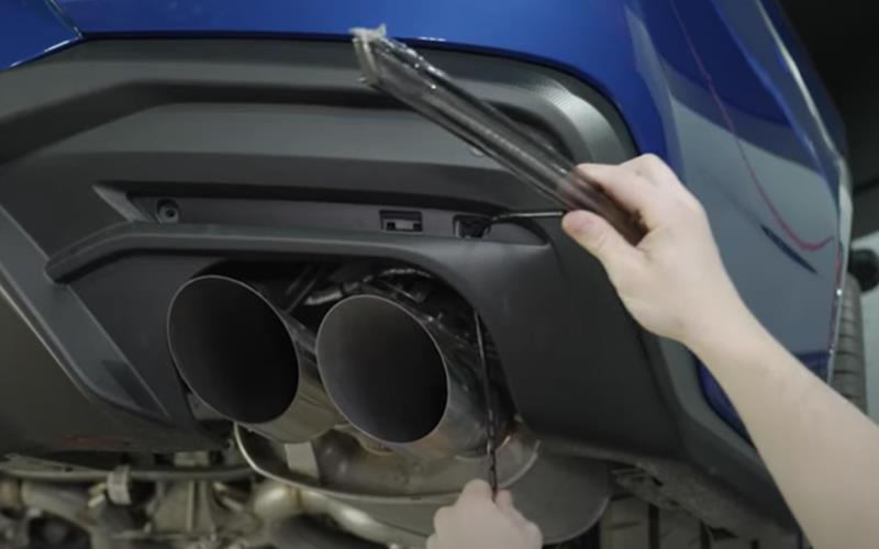2024-2025-s650-mustang-led-rear-reflector-install_f05488bd.jpg (800&times;500)