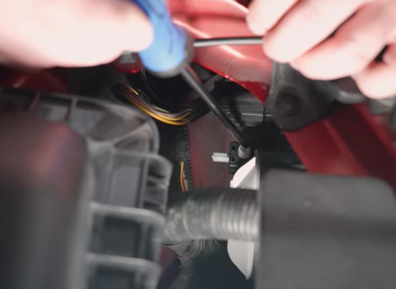 how-to-aim-adjust-2010-2014-s197-mustang-headlights_25c9f7e0.jpg (800&times;584)