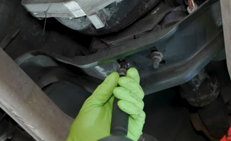 how-to-install-1979-1995-mustang-motor-mounts_62c316e3.jpg (800×489)