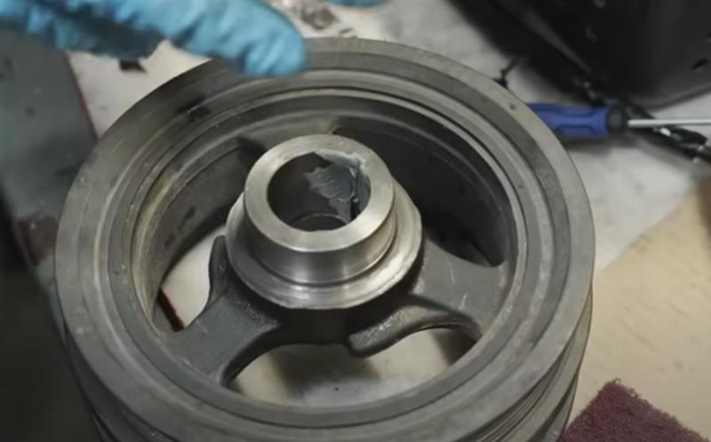 how-to-install-gen-2-coyote-oil-pump-gears-crank-sprocket_286c9747.jpg (800&times;498)