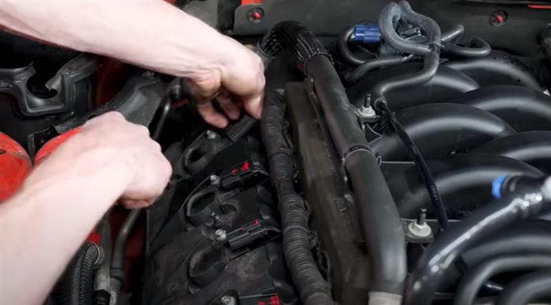 how-to-install-gt500-predator-aluminum-cam-covers-gen-1-2-coyote-engine_3b24c72c.jpg (800×444)