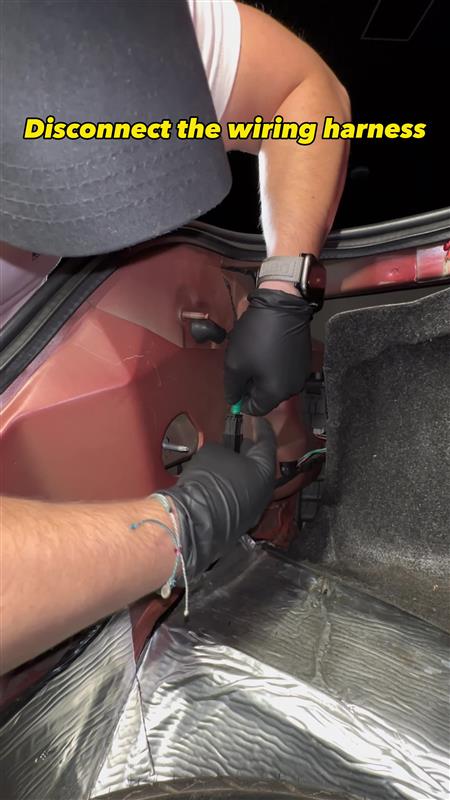  How To Remove 1999-2004 Mustang Taillights -  How To Remove 1999-2004 Mustang Taillights